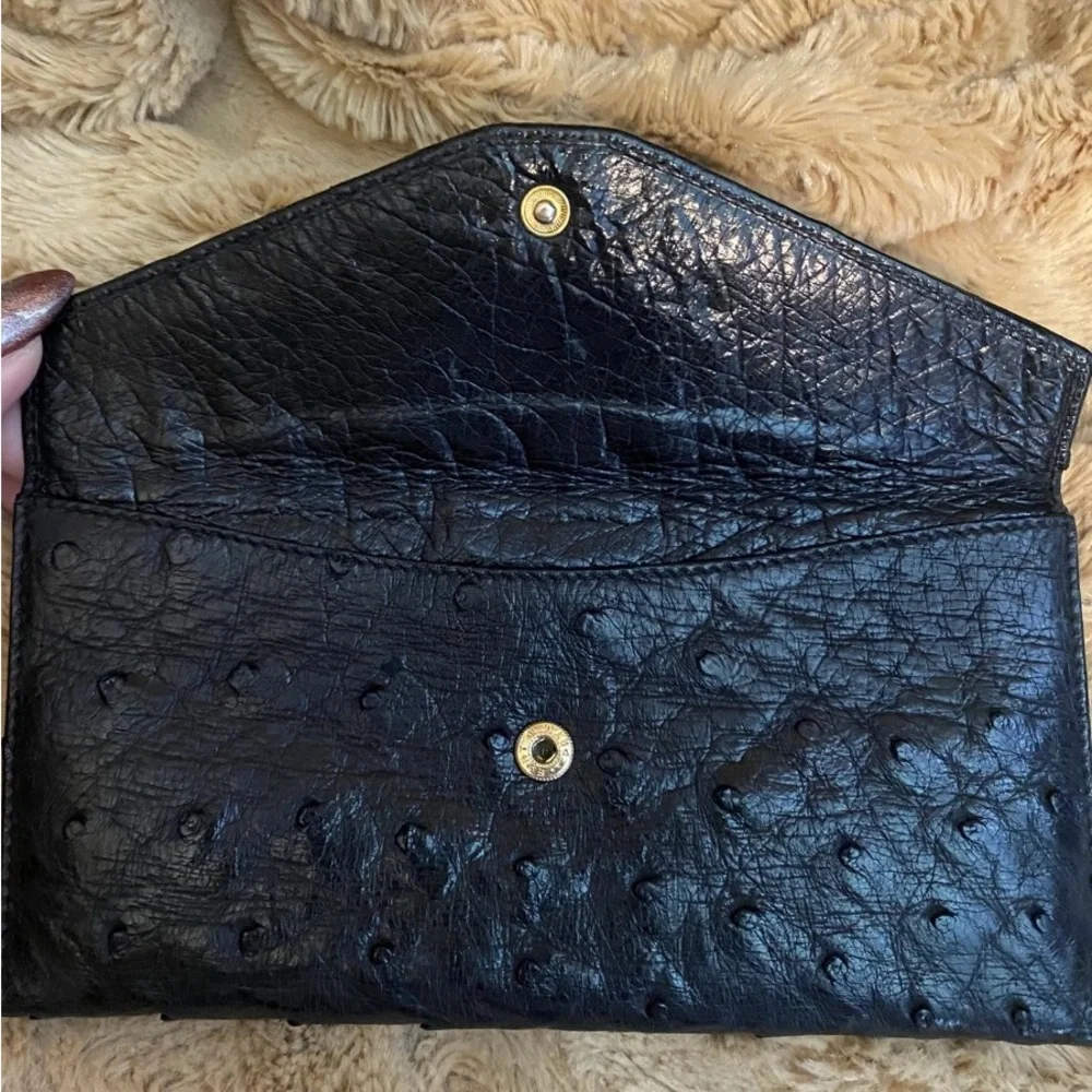 SOLD! Vintage Gucci Black Genuine Ostrich Leather Wallet with Gold-Tone Logo - Picture 6 of 12